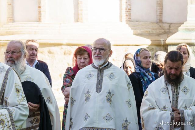 Bucurie duhovnicească la hramul Mănăstirii Bistrița – Neamț