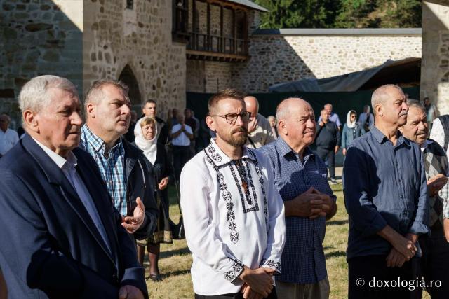 Bucurie duhovnicească la hramul Mănăstirii Bistrița – Neamț