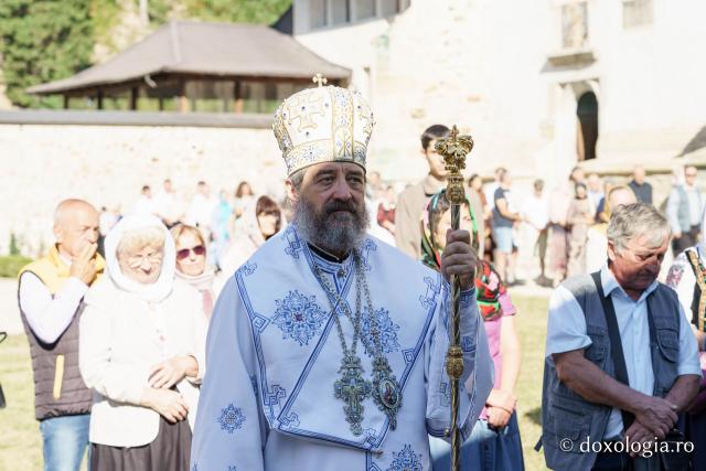 Bucurie duhovnicească la hramul Mănăstirii Bistrița – Neamț