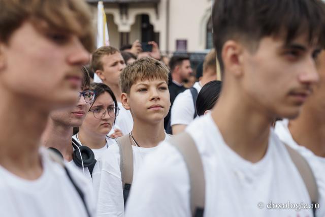 Sute de tineri s-au adunat la Piatra Neamț, la ITOM 2026: „Prin prezența voastră aici arătați că în această țară nu totul este pierdut”