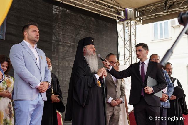 Sute de tineri s-au adunat la Piatra Neamț, la ITOM 2026: „Prin prezența voastră aici arătați că în această țară nu totul este pierdut”