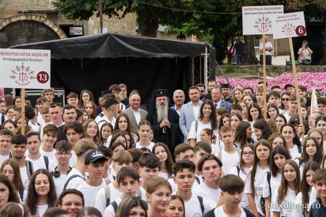 Sute de tineri s-au adunat la Piatra Neamț, la ITOM 2026: „Prin prezența voastră aici arătați că în această țară nu totul este pierdut”