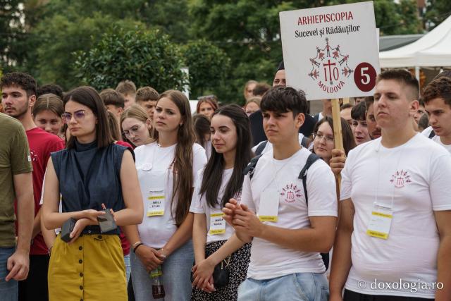 Sute de tineri s-au adunat la Piatra Neamț, la ITOM 2026: „Prin prezența voastră aici arătați că în această țară nu totul este pierdut”