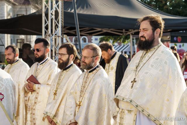 Sfânta Liturghie ITOM 2026 Piatra Neamț IPS Teofan