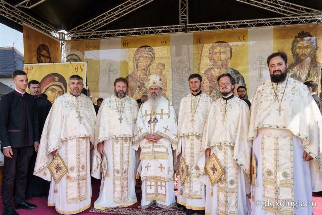 Sfânta Liturghie ITOM 2026 Piatra Neamț IPS Teofan