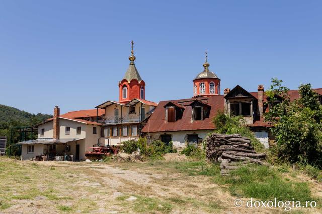 Chilia „Cinstita Cruce” – Provata, Athos