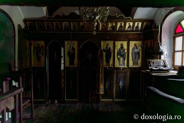 Chilia Cuviosului Teofil, Izvorâtorul de Mir – Kapsala, Athos