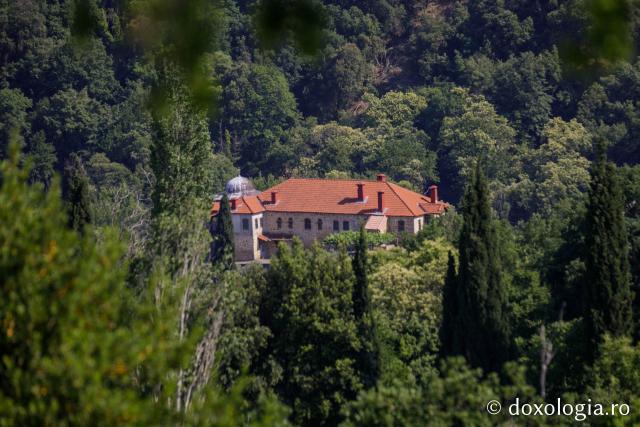 Chilia „Sfinții Apostoli” Alipiou – Kareia