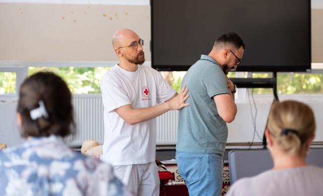 Comunitatea din Dobrovăț se pregătește să salveze vieți. Campania pentru achiziționarea primului defibrilator din comună continuă