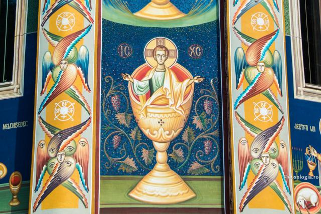 Maica Domnului, darul prezenței ei în Dumnezeiasca Liturghie