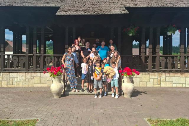 O vară cu amintiri frumoase pentru familiile cu mulți copii din Arhiepiscopia Iașilor