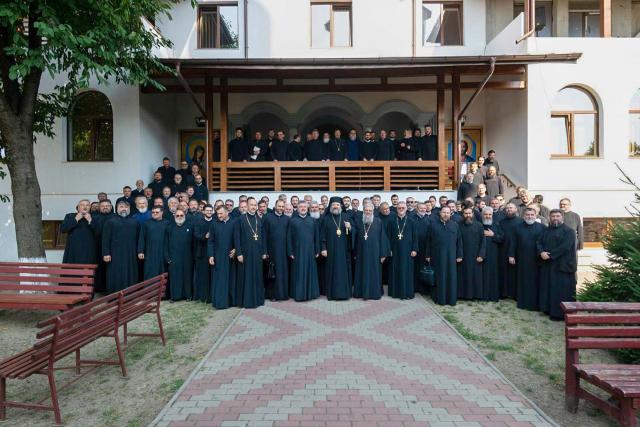 Preasfințitul Părinte Nichifor Botoșăneanul a slujit la Biserica Vovidenia și a prezidat Conferința preoțească a Protopopiatului Botoșani