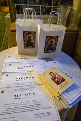 Prima ediție a concursului de eseu religios „Darurile Maicii Domnului”