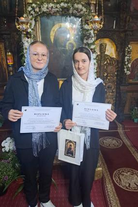 Prima ediție a concursului de eseu religios „Darurile Maicii Domnului”