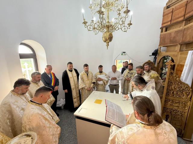 PS Nichifor Botoșăneanul a resfințit biserica Parohiei „Adormirea Maicii Domnului” – Dolina