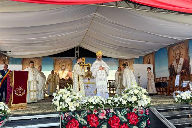 PS Nichifor Botoșăneanul a resfințit biserica Parohiei „Adormirea Maicii Domnului” – Dolina