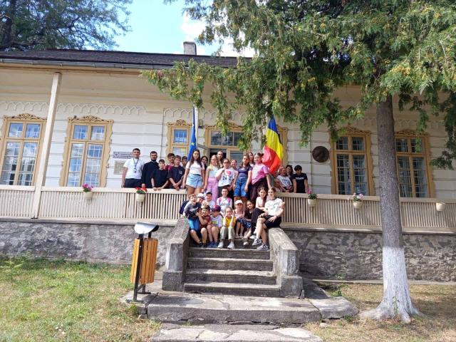 Școala de vară „Maica Domnului, ocrotitoarea copiilor”, ediția a III-a, la Dorohoi
