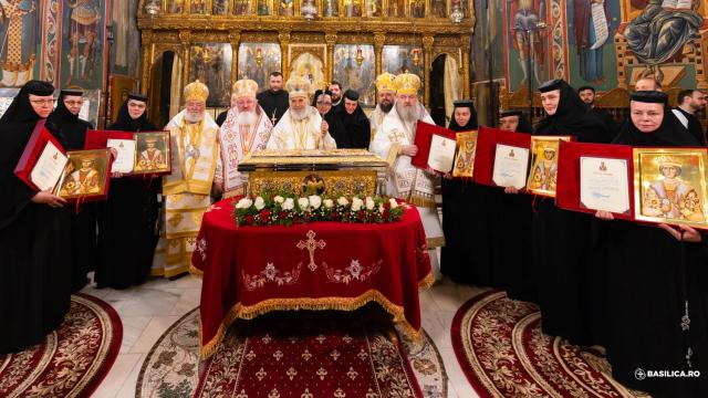 Proclamarea locală a Sfintei Doamne Maria Brâncoveanu: Bisericile ajutate de sfântă au primit icoane relicvar