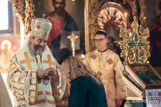 Distincția „Crucea Sfântului Mitropolit Dosoftei pentru mireni”, oferită inspectorului de Religie din Iași
