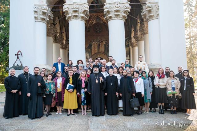 Distincția „Crucea Sfântului Mitropolit Dosoftei pentru mireni”, oferită inspectorului de Religie din Iași