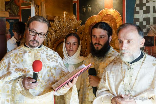 Biserica Parohiei Podolenii de Sus a fost târnosită „Noi nu am început această poveste, am primit-o, am primit această biserică de la cei care au fost înaintea noastră”