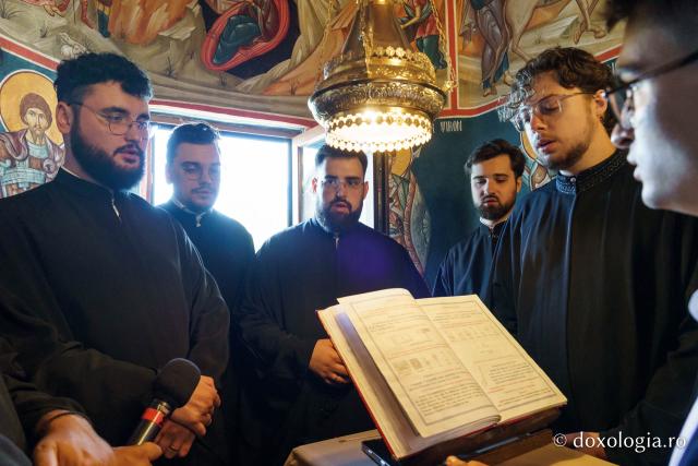 Biserica Parohiei Podolenii de Sus a fost târnosită „Noi nu am început această poveste, am primit-o, am primit această biserică de la cei care au fost înaintea noastră”