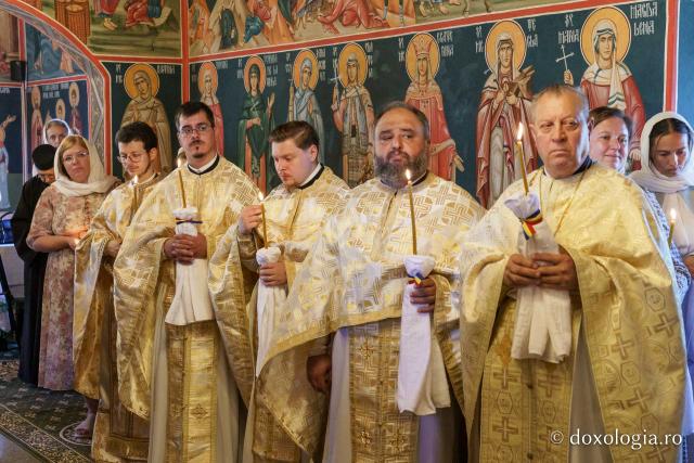 Biserica Parohiei Podolenii de Sus a fost târnosită „Noi nu am început această poveste, am primit-o, am primit această biserică de la cei care au fost înaintea noastră”
