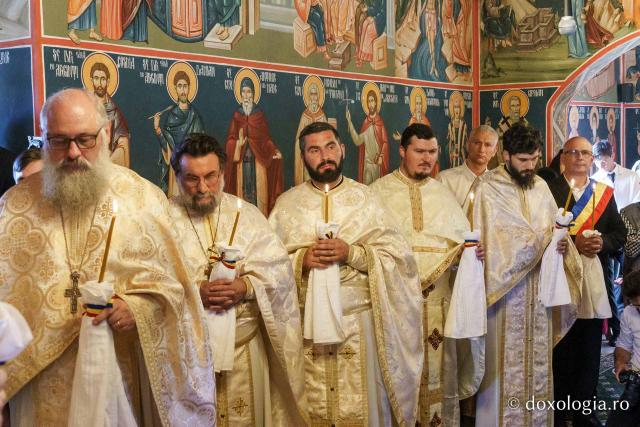 Biserica Parohiei Podolenii de Sus a fost târnosită „Noi nu am început această poveste, am primit-o, am primit această biserică de la cei care au fost înaintea noastră”