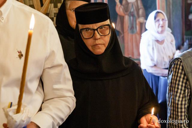 Biserica Parohiei Podolenii de Sus a fost târnosită „Noi nu am început această poveste, am primit-o, am primit această biserică de la cei care au fost înaintea noastră”