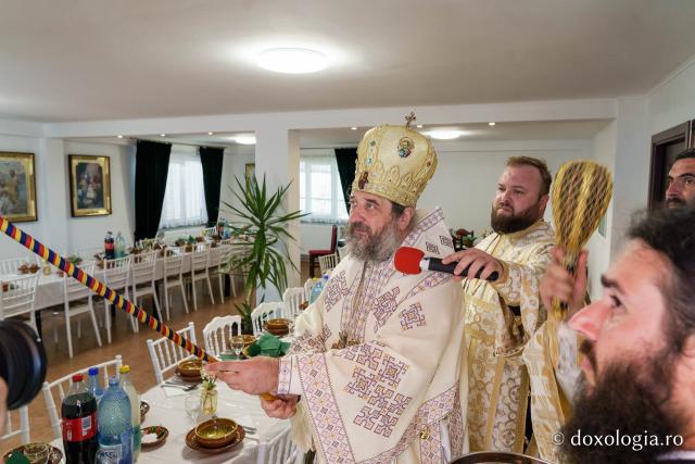 Biserica Parohiei Podolenii de Sus a fost târnosită „Noi nu am început această poveste, am primit-o, am primit această biserică de la cei care au fost înaintea noastră”
