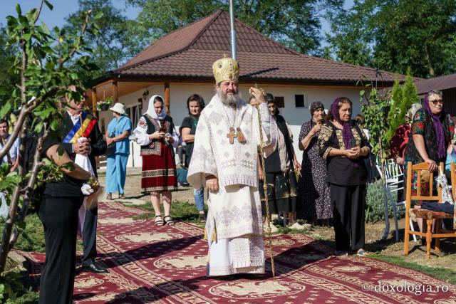 Biserica Parohiei Podolenii de Sus a fost târnosită „Noi nu am început această poveste, am primit-o, am primit această biserică de la cei care au fost înaintea noastră”