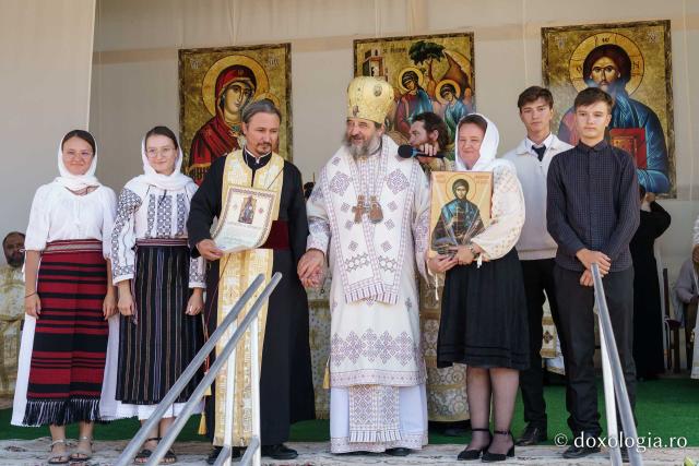 Biserica Parohiei Podolenii de Sus a fost târnosită „Noi nu am început această poveste, am primit-o, am primit această biserică de la cei care au fost înaintea noastră”