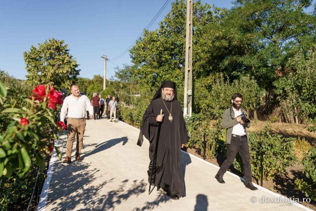 Biserica Parohiei Podolenii de Sus a fost târnosită „Noi nu am început această poveste, am primit-o, am primit această biserică de la cei care au fost înaintea noastră”