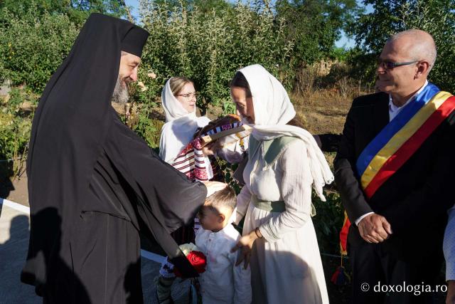 Biserica Parohiei Podolenii de Sus a fost târnosită „Noi nu am început această poveste, am primit-o, am primit această biserică de la cei care au fost înaintea noastră”