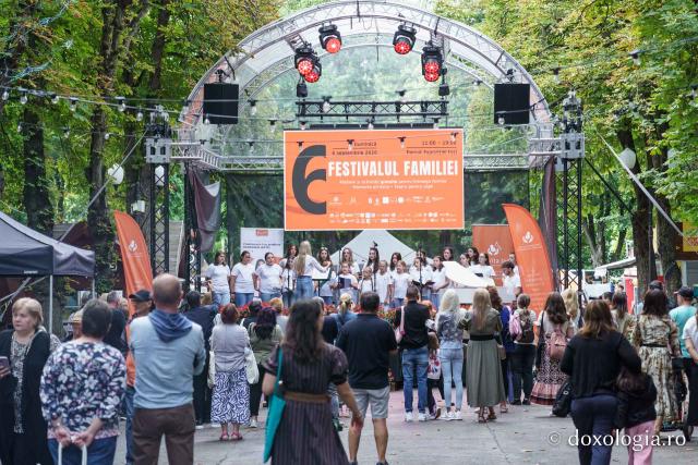 Bucurie și comuniune în familie la cea de-a VI-a ediție a Festivalului familiei