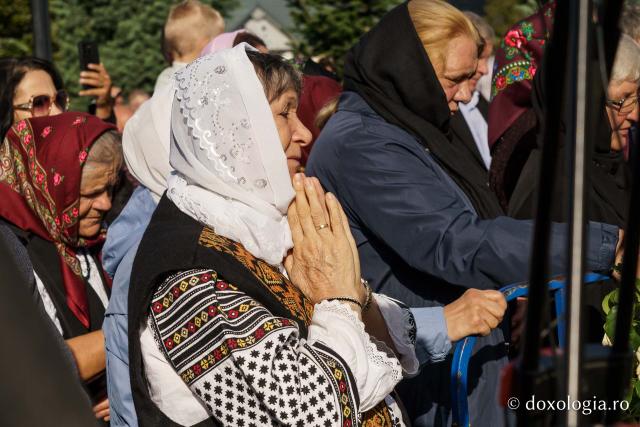 „Oamenii adevărați sunt cei care au înțeles taina smereniei, precum Maica Domnului”, le-a spus IPS Teofan botoșănenilor de la Mănăstirea Vorona