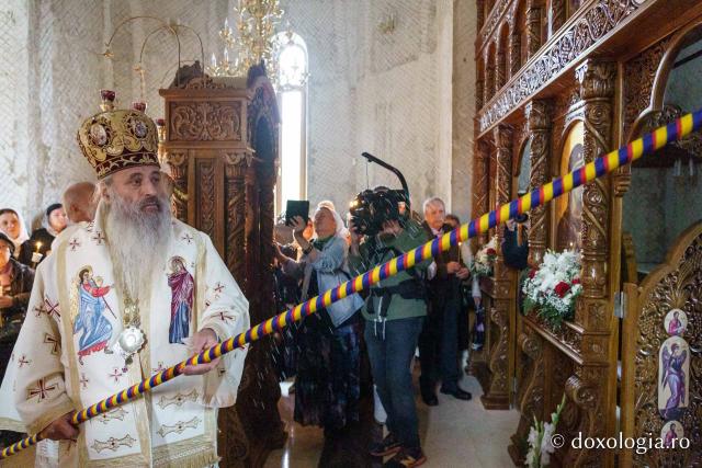 Bucurie duhovnicească la Straja: Biserica „Sfânta Treime” a fost sfințită