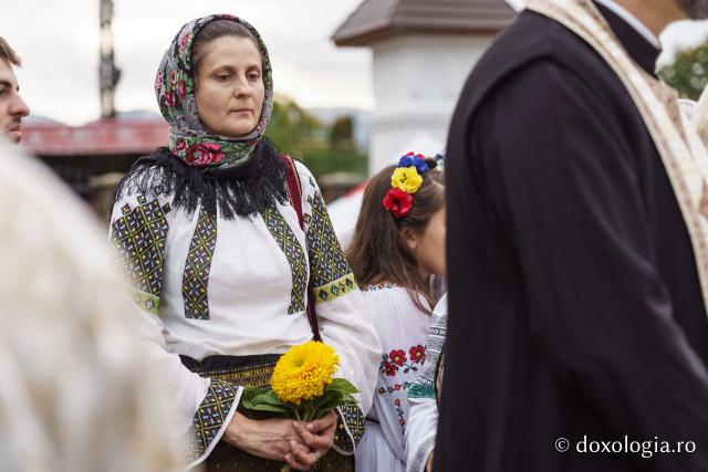 Bucurie duhovnicească la Straja: Biserica „Sfânta Treime” a fost sfințită