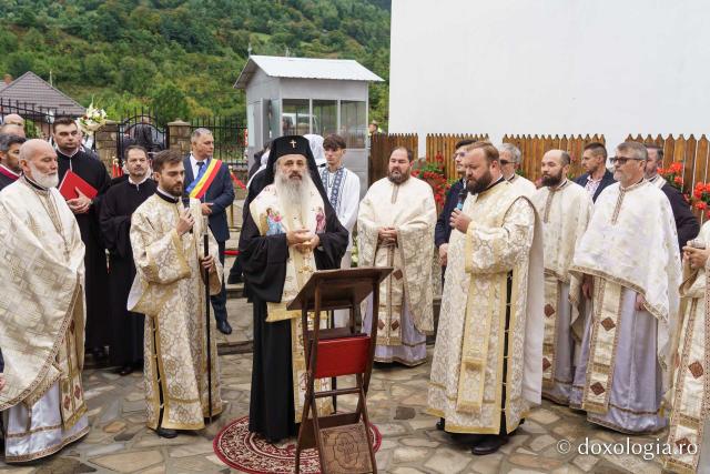 Bucurie duhovnicească la Straja: Biserica „Sfânta Treime” a fost sfințită