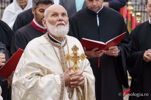 Bucurie duhovnicească la Straja: Biserica „Sfânta Treime” a fost sfințită