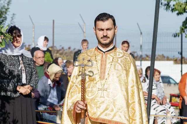 „În biserici învățăm cum să-L iubim pe Dumnezeu, cum să ne iubim unii pe alții”