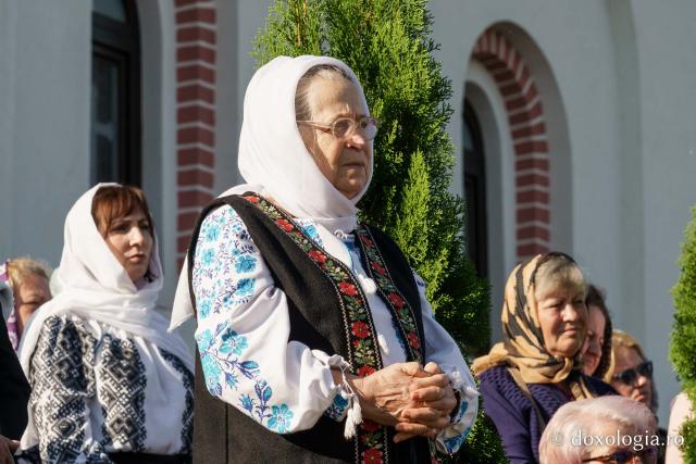 „În biserici învățăm cum să-L iubim pe Dumnezeu, cum să ne iubim unii pe alții”