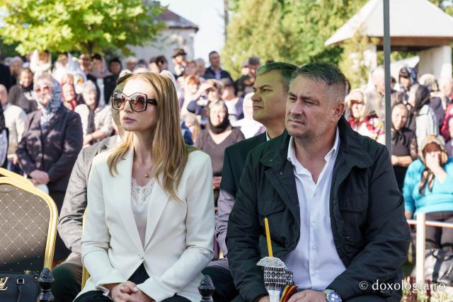 „În biserici învățăm cum să-L iubim pe Dumnezeu, cum să ne iubim unii pe alții”