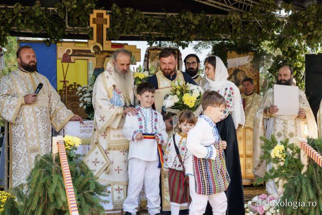 „În biserici învățăm cum să-L iubim pe Dumnezeu, cum să ne iubim unii pe alții”