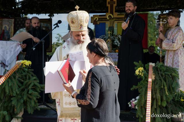 „În biserici învățăm cum să-L iubim pe Dumnezeu, cum să ne iubim unii pe alții”