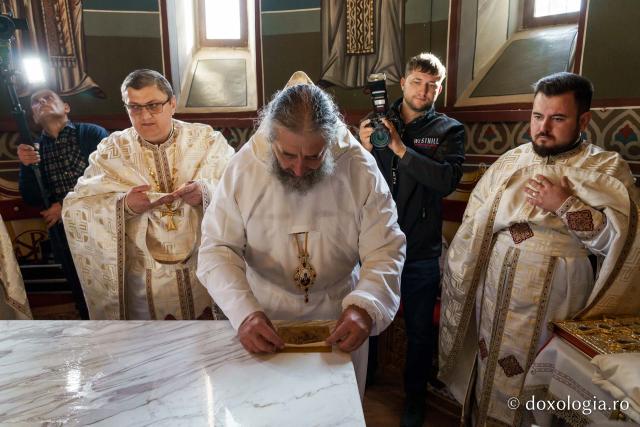 PS Nichifor Botoșăneanul, la târnosirea bisericii din satul Doina: „Cu fiecare slujbă de sfințire, inima noastră se umple de putere și de adevăr”