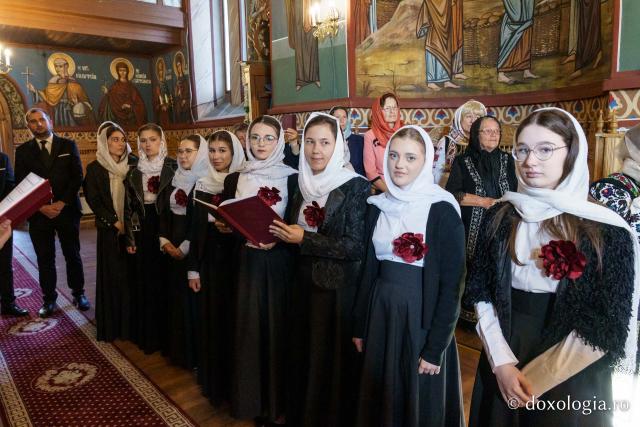 PS Nichifor Botoșăneanul, la târnosirea bisericii din satul Doina: „Cu fiecare slujbă de sfințire, inima noastră se umple de putere și de adevăr”