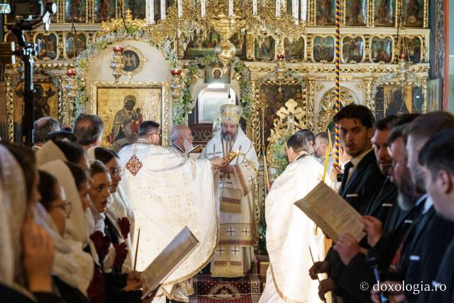 PS Nichifor Botoșăneanul, la târnosirea bisericii din satul Doina: „Cu fiecare slujbă de sfințire, inima noastră se umple de putere și de adevăr”
