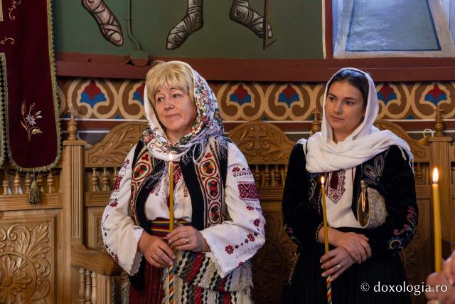PS Nichifor Botoșăneanul, la târnosirea bisericii din satul Doina: „Cu fiecare slujbă de sfințire, inima noastră se umple de putere și de adevăr”