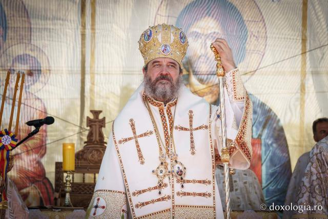 PS Nichifor Botoșăneanul, la târnosirea bisericii din satul Doina: „Cu fiecare slujbă de sfințire, inima noastră se umple de putere și de adevăr”